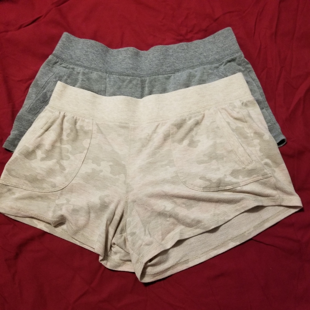 Athletic Works Set of 2 Woman's Camo Print Shorts (L)